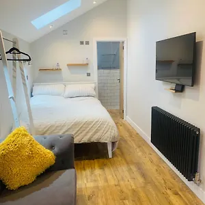 Apartment Swallows Nest, Gotham