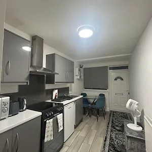 Apartment Short Solihull, Sheldon (West Midlands)
