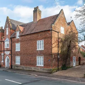 Country house Airfield Manor, Castle Donington
